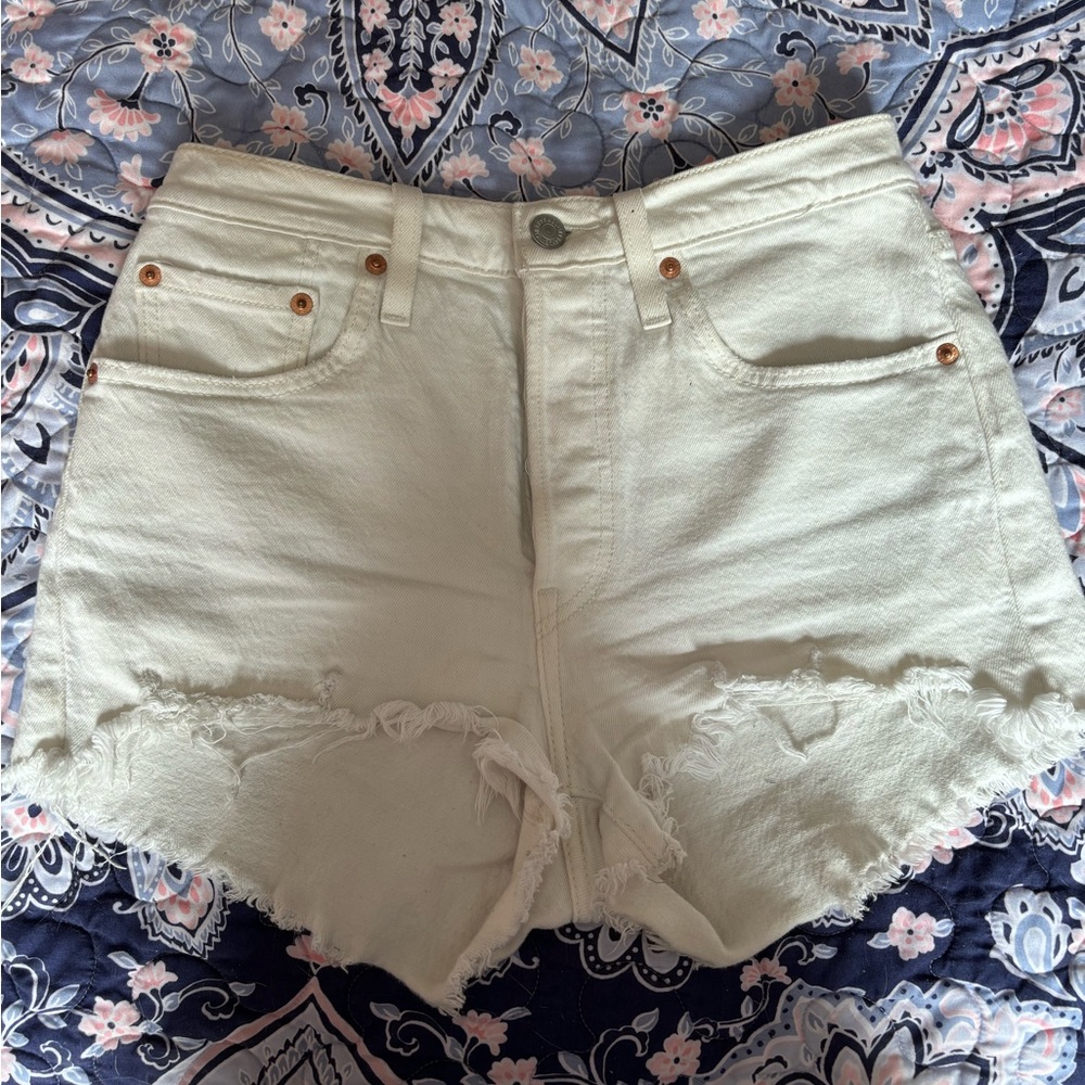 High Waisted White Levi’s Shorts